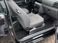Begagnad VW Fox 54 HK (39 kW) 2005 Svart Halvkombi