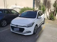 Usata Hyundai i20 75 CV (55 kW) 2016 Bianco Berlina