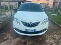 Usata Lancia Ypsilon Gold 69 CV (50 kW) 2023 Bianco Utilitaria