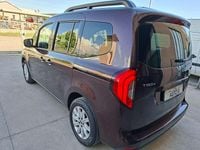 Usata Mercedes 180 Premium 116 CV (85 kW) 2023 Rubellite Berlina