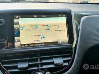 Usata Peugeot 208 Allure 82 CV (60 kW) 2015 Bianco Utilitaria