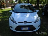 Usata Ford Fiesta Titanium 82 CV (60 kW) 2011 Bianco Berlina