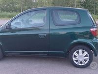 Usata Toyota Yaris 68 CV (50 kW) 2002 Verde Utilitaria