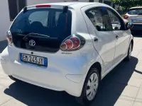 Usata Toyota Aygo 68 CV (50 kW) 2012 Bianco Utilitaria