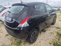 Usata Lancia Ypsilon Gold 69 CV (50 kW) 2022 Nero Utilitaria