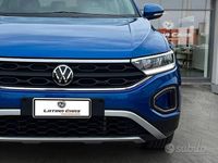 Usata VW T-Roc Life 110 CV (80 kW) 2022 Blu SUV