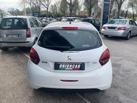Usata Peugeot 208 Active 102 CV (75 kW) 2020 Bianco Utilitaria