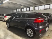 Usata Kia Rio 75 CV (55 kW) 2016 Grigio Utilitaria