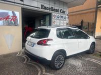 Usata Peugeot 2008 Active 100 CV (73 kW) 2017 Bianco SUV