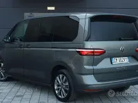 Usata VW Multivan Life 150 CV (110 kW) 2023 Grigio Monovolume