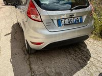 Usata Ford Fiesta 95 CV (69 kW) 2013 Grigio Utilitaria