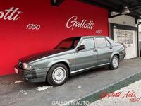 Usata Alfa Romeo 75 185 CV (136 kW) 1989 Grigio Berlina