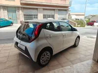 Usata Toyota Aygo Connect Style 72 CV (52 kW) 2020 Bianco Utilitaria