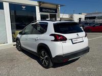 Usata Peugeot 2008 Allure 99 CV (72 kW) 2017 Bianco SUV