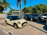 Usata Mini Cooper 75 CV (55 kW) 2017 Beige Utilitaria