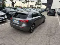 Usata Mercedes A180 116 CV (85 kW) 2019 Grigio Berlina