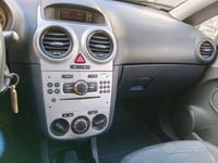 Usata Opel Corsa 726 CV (533 kW) 2011 Utilitaria