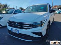 Usata VW Tiguan R-line 150 CV (110 kW) 2023 Bianco SUV