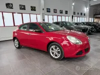 Usata Alfa Romeo Giulietta Distinctive 105 CV (77 kW) 2011 Rosso Utilitaria