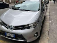 Usata Toyota Auris Hybrid Active 99 CV (72 kW) 2014 Grigio Station wagon