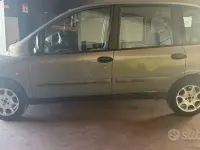 Usata Fiat Multipla 110 CV (80 kW) 2002 Grigio Monovolume