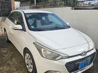 Usata Hyundai i20 75 CV (55 kW) 2017 Bianco Berlina