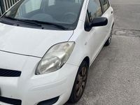 Usata Toyota Yaris 69 CV (50 kW) 2009 Bianco Utilitaria