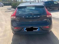 Usata Volvo V40 120 CV (88 kW) 2017 Nero Station wagon