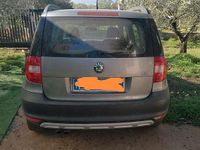 Usata Skoda Yeti 105 CV (77 kW) 2014 Grigio SUV