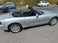 Usata Mazda MX5 110 CV (80 kW) 1999 Grigio Cabrio