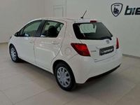 Usata Toyota Yaris Lounge 69 CV (50 kW) 2016 Bianco Berlina