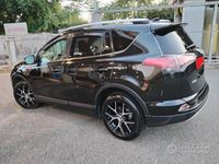 Usata Toyota RAV4 143 CV (105 kW) 2016 Nero SUV