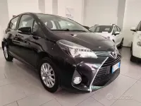 Usata Toyota Yaris Lounge 69 CV (50 kW) 2015 Nero Utilitaria