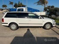 Usata VW Passat 125 CV (91 kW) 2004 Bianco Station wagon