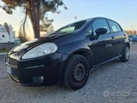 Usado Fiat Grande Punto Dynamic 77 HP (56 kW) 2009 Cinzento Citadino