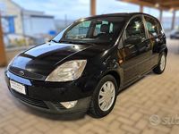 Usata Ford Fiesta 68 CV (50 kW) 2004 Nero Utilitaria