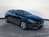 Usata Volvo V40 Summum 114 CV (83 kW) 2014 Nero Berlina
