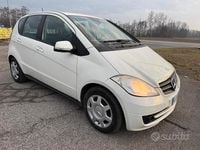 Usata Mercedes A160 Elegance 82 CV (60 kW) 2011 Bianco Utilitaria