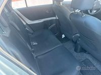 Usata Toyota Yaris Sol 90 CV (66 kW) 2006 Grigio Utilitaria