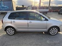 Usata VW Polo Sportline 101 CV (74 kW) 2005 Grigio Berlina
