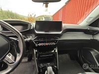 Usata Peugeot 2008 Allure 131 CV (96 kW) 2021 Bianco SUV