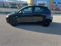 Usata Lancia Ypsilon 69 CV (50 kW) 2018 Nero Utilitaria