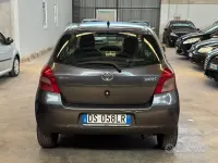 Usata Toyota Yaris Sol 69 CV (50 kW) 2009 Grigio Utilitaria