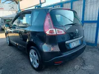 Usata Renault Scénic 110 CV (80 kW) 2010 Nero Monovolume