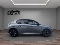 Usata Peugeot 208 Allure 101 CV (74 kW) 2025 Grigio Utilitaria