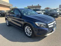 Usata Mercedes GLA180 109 CV (80 kW) 2016 Blu/azzurro SUV
