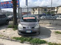 Usata Renault Modus 75 CV (55 kW) 2011 Grigio Monovolume