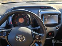 Usata Toyota Aygo X-play 69 CV (50 kW) 2015 Blu Utilitaria