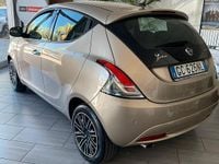 Usata Lancia Ypsilon 69 CV (50 kW) 2021 Oro Utilitaria