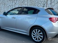 Usata Alfa Romeo Giulietta Exclusive 140 CV (102 kW) 2012 Grigio Berlina